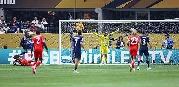 巴黎圣日耳曼大胜拜仁慕尼黑，逼近四冠王目标