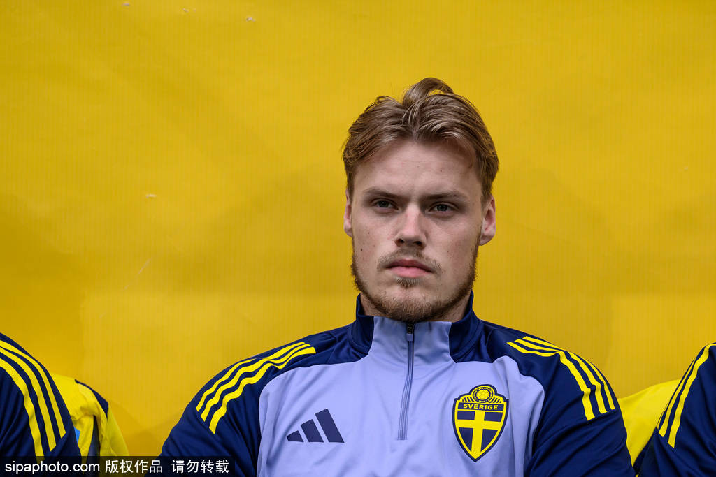 重磅！曼联错失吉奥克雷斯，阿森纳5年合同抢人成功